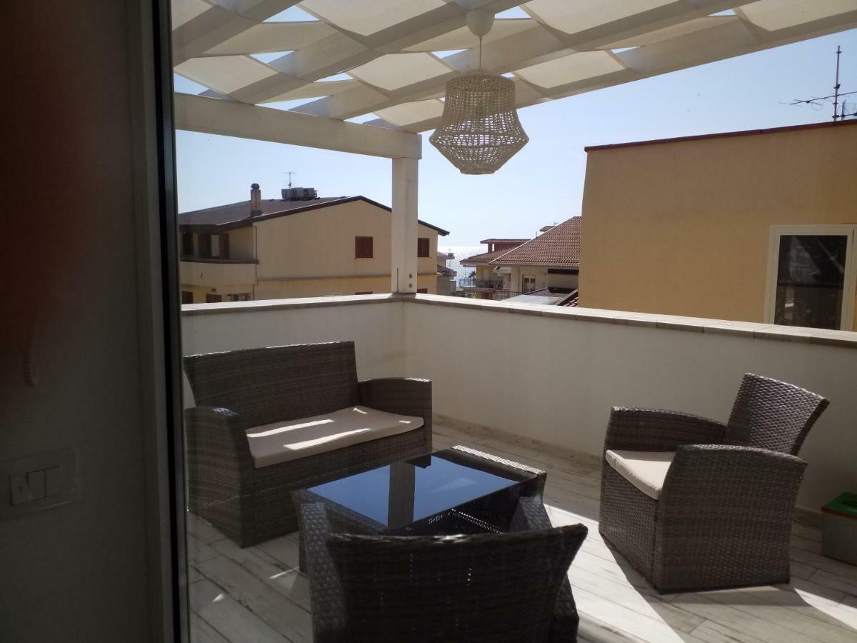 Mediterranean Apartments Capo dʼOrlando المظهر الخارجي الصورة