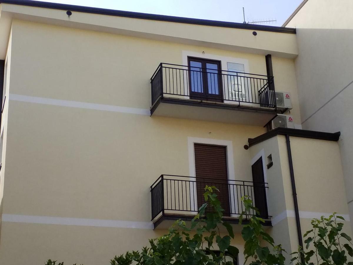 Mediterranean Apartments Capo dʼOrlando المظهر الخارجي الصورة